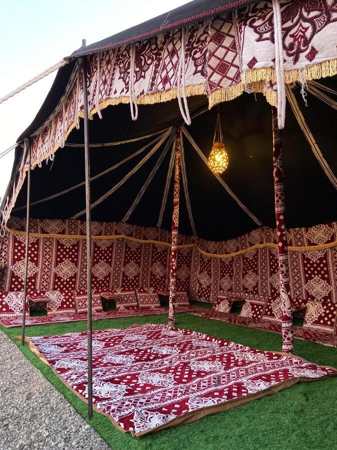 Crescent Desert Private Camp * Shāhiq
